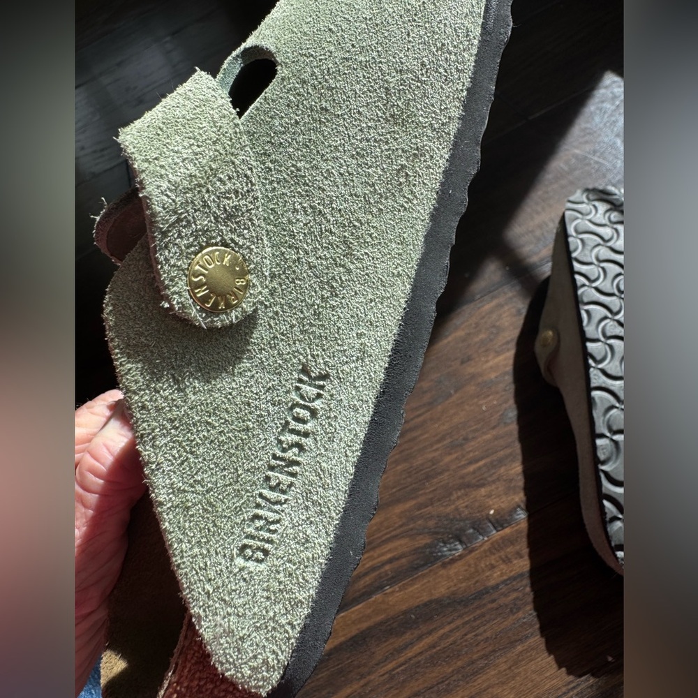 Birkenstock Boston soft footbed in suede in the color green tea. Size 39 - Picture 3 of 4